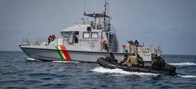 CHAVIREMENT D'UNE VEDETTE DE LA MARINE : 3 marins portés disparus à l'embouchure du fleuve sénégal CHAVIREMENT D'UNE VEDETTE DE LA MARINE : 3 marins portés disparus à l'embouchure du fleuve sénégal