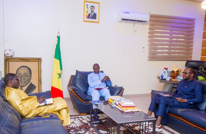 THIES : Rencontre des maires pour «identifier et hiérarchiser les priorités» à soumettre au chef de l’Etat THIES : Rencontre des maires pour «identifier et hiérarchiser les priorités» à soumettre au chef de l’Etat