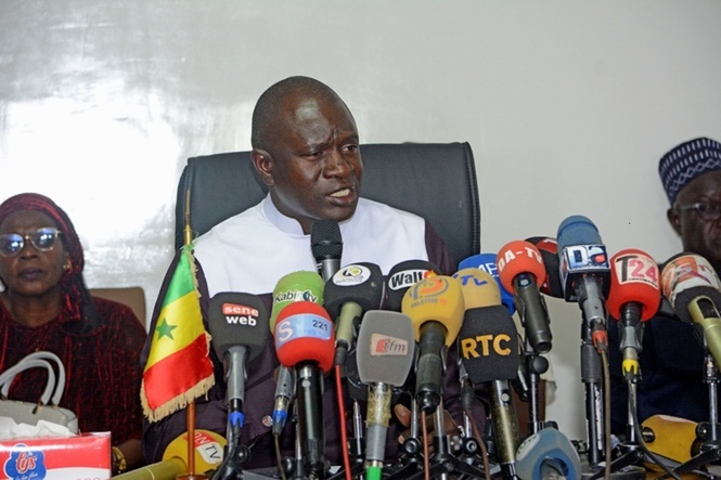 DR BABACR DIOP SUR LA FETE DU 4 AVRIL : «Une occasion de repositionner Thiès dans l’histoire du Sénégal» DR BABACR DIOP SUR LA FETE DU 4 AVRIL : «Une occasion de repositionner Thiès dans l’histoire du Sénégal»