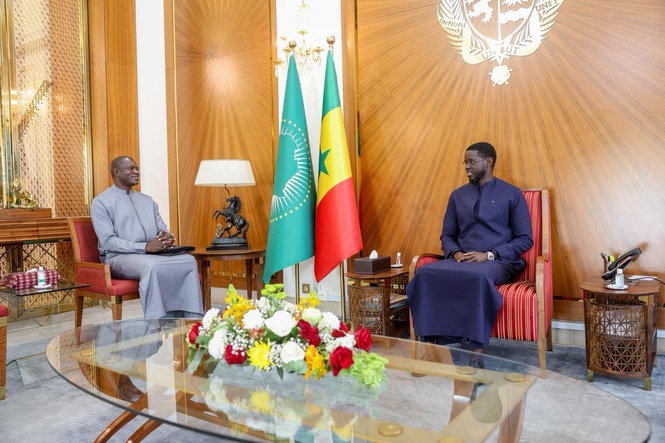 PREPARATION DU 4 AVRIL : Le Maire de Thiès reçu par le Président de la République PREPARATION DU 4 AVRIL : Le Maire de Thiès reçu par le Président de la République