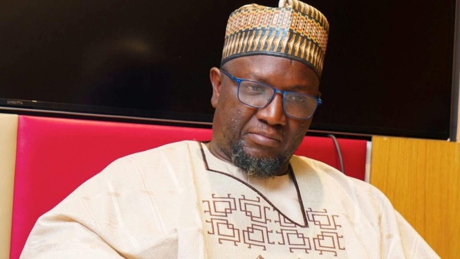 DEVANT LUI NOTIFIER SA CONVOCATION : Les policiers de la SU peinent à trouver ou joindre Cheiklh Oumar Diagne DEVANT LUI NOTIFIER SA CONVOCATION : Les policiers de la SU peinent à trouver ou joindre Cheiklh Oumar Diagne