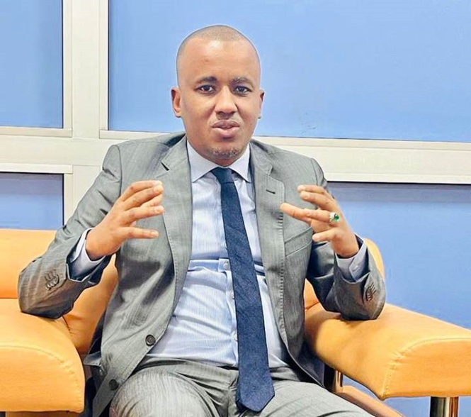 RENCONTRES POLITIQUES DANS DES HOTELS DE LUXE : Oumar Sow dénonce le contraste entre le discours et les actes des nouveaux dirigeants RENCONTRES POLITIQUES DANS DES HOTELS DE LUXE : Oumar Sow dénonce le contraste entre le discours et les actes des nouveaux dirigeants