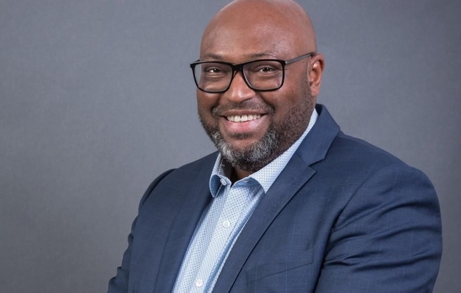 Réélection de Lamine Naham : Le parcours incroyable du petit-fils d'El Hadj Malick Sy devenu maire en France Réélection de Lamine Naham : Le parcours incroyable du petit-fils d'El Hadj Malick Sy devenu maire en France