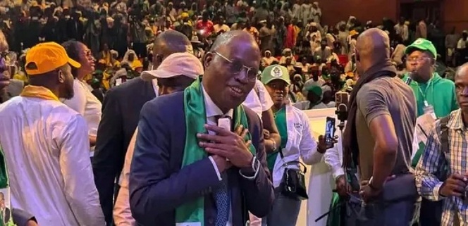 CONGRES DE TAXAWU SENEGAL : Khalifa Sall prend un nouveau cap, tance le régime et tend la main aux socialistes CONGRES DE TAXAWU SENEGAL : Khalifa Sall prend un nouveau cap, tance le régime et tend la main aux socialistes