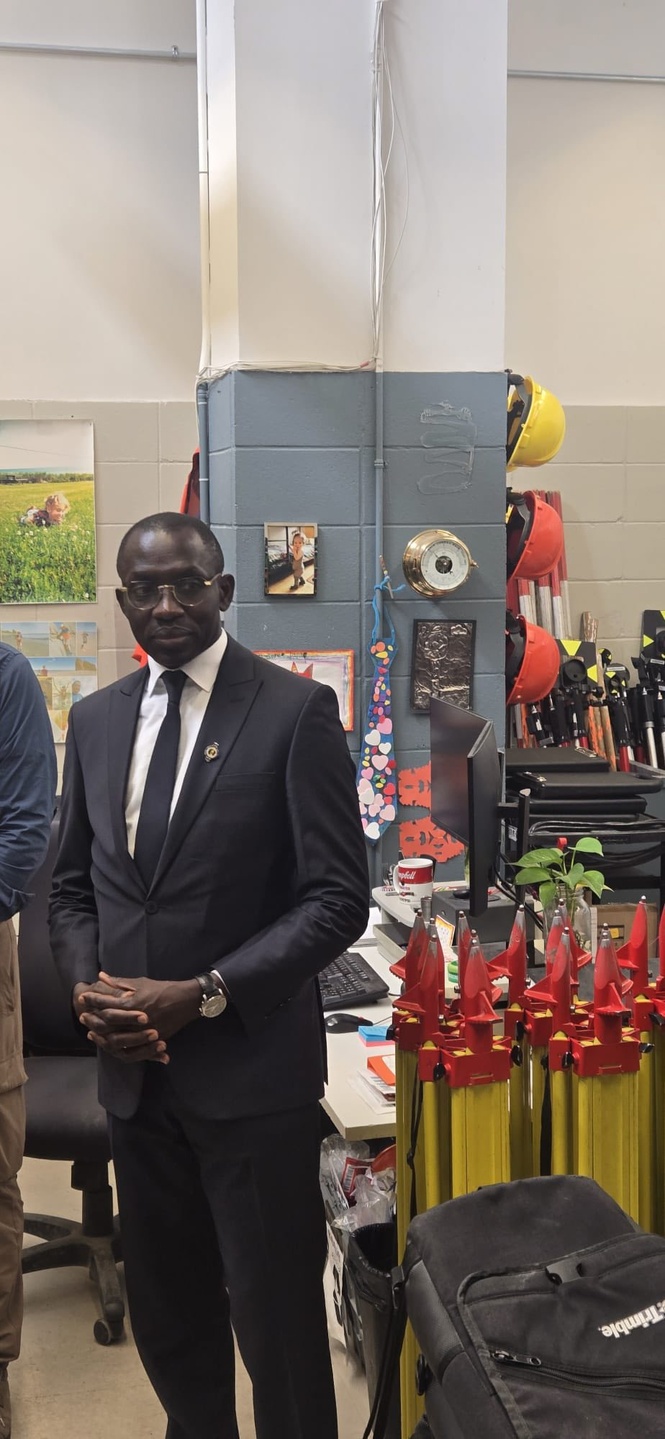 FORMATION TECHNIQUE PROFESSIONNELLE : Maguette Sène en visite au Collège AHUNTSIC de Montréal FORMATION TECHNIQUE PROFESSIONNELLE : Maguette Sène en visite au Collège AHUNTSIC de Montréal